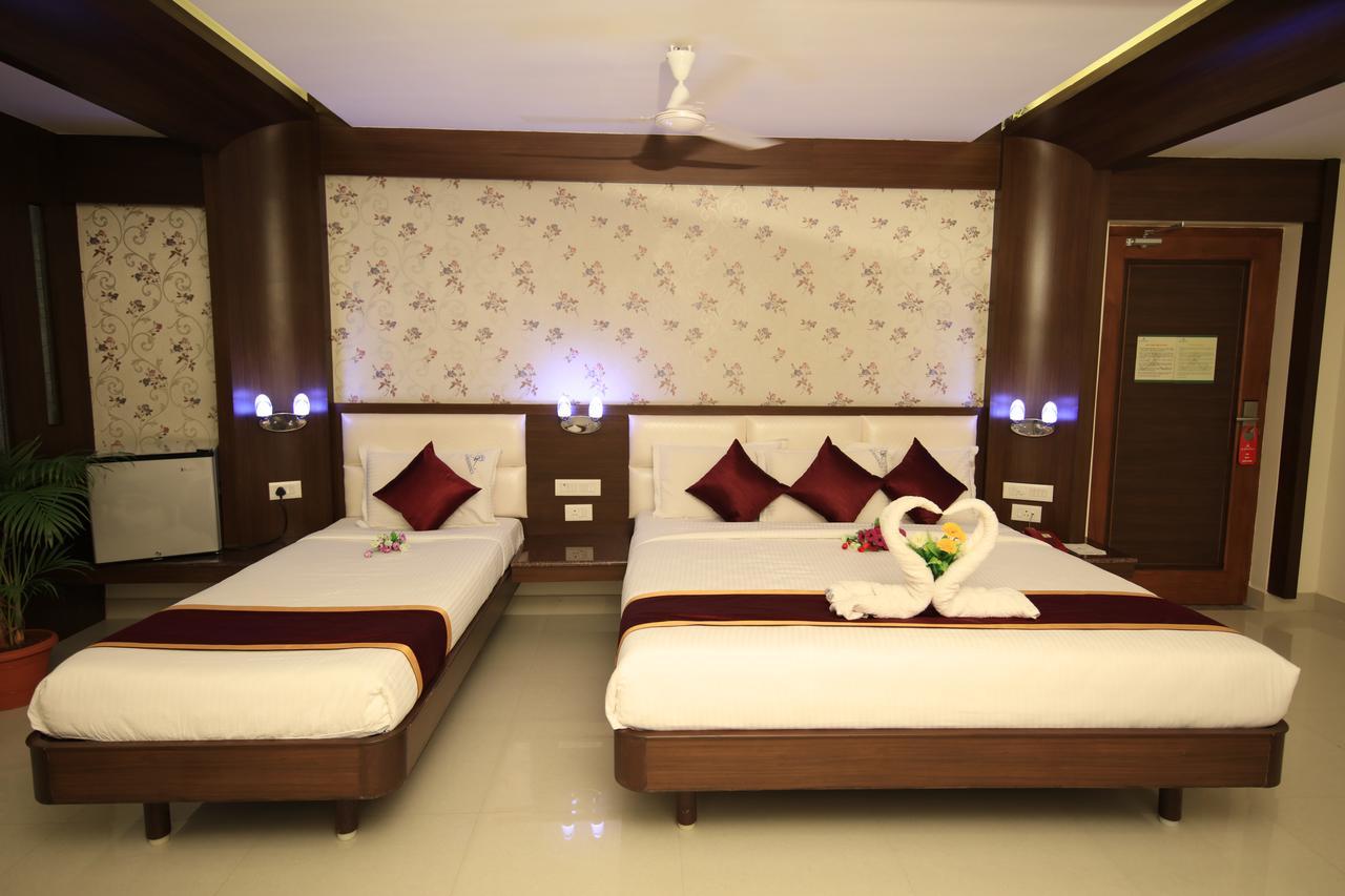 Hotel Kr Residency Kānādukāttān Zimmer foto